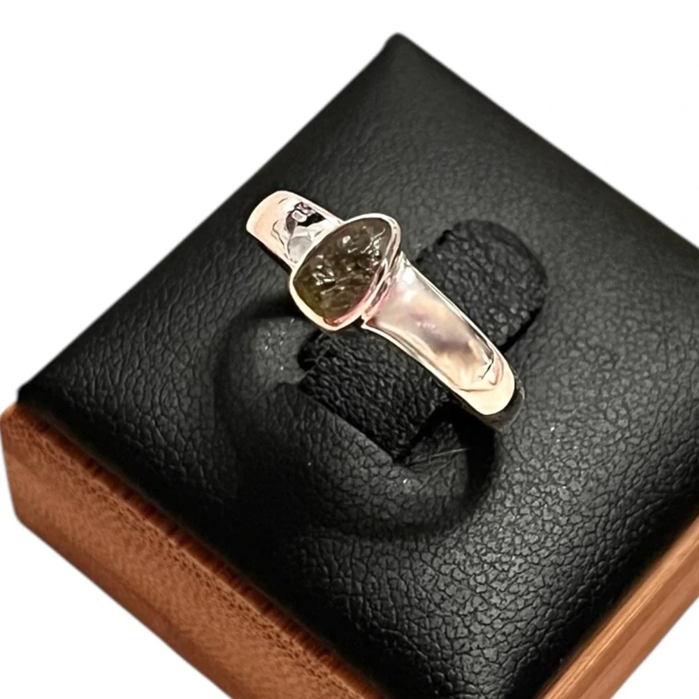 Artisan Sterling Silver Teardrop Moldavite Ring Size 6.25 - Picture 3 of 7